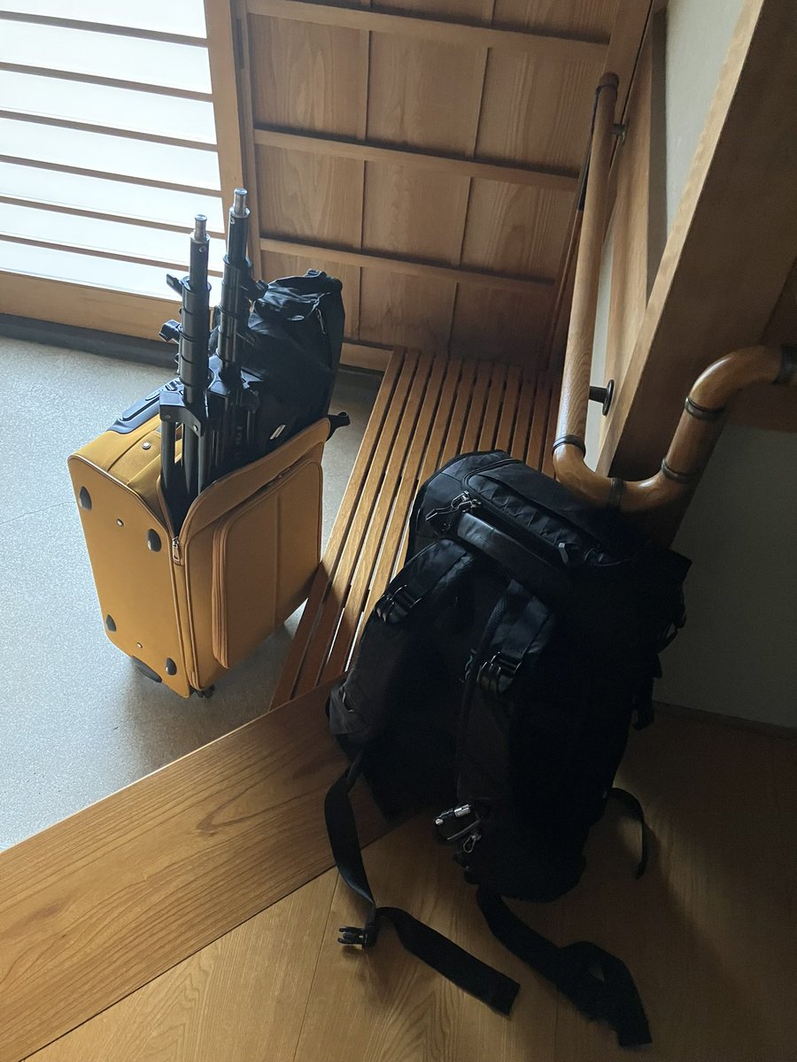 chikada58's tweet photo. 先日。背景布とストロボ2台とそれらのスタンドとカメラとレンズ2台、などなど…過去最高の機材量での出張撮影でした！
もはや移動スタジオ！📸
物撮りは幾ばくか職人の気持ちになって、燃える🔥
この度もありがとうございました☺️

一にも二にも、車の免許取得からだよなぁ🚗 https://t.co/ccy3koxZ38