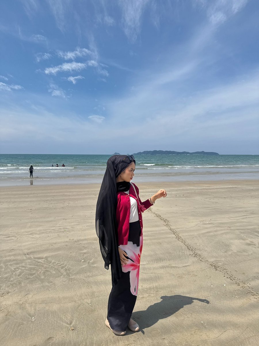 nureenlya's tweet photo. when in ganu https://t.co/8NgmmI9XCy
