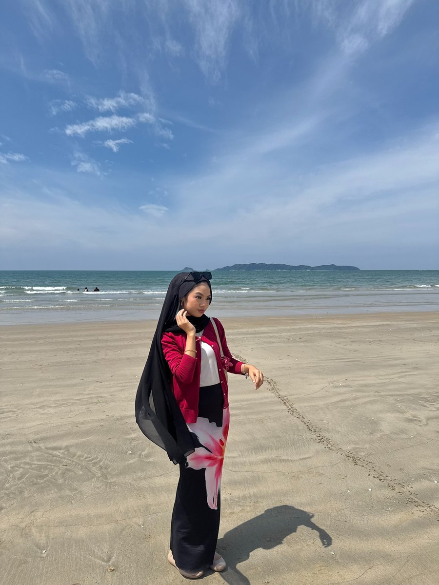 nureenlya's tweet photo. when in ganu https://t.co/8NgmmI9XCy
