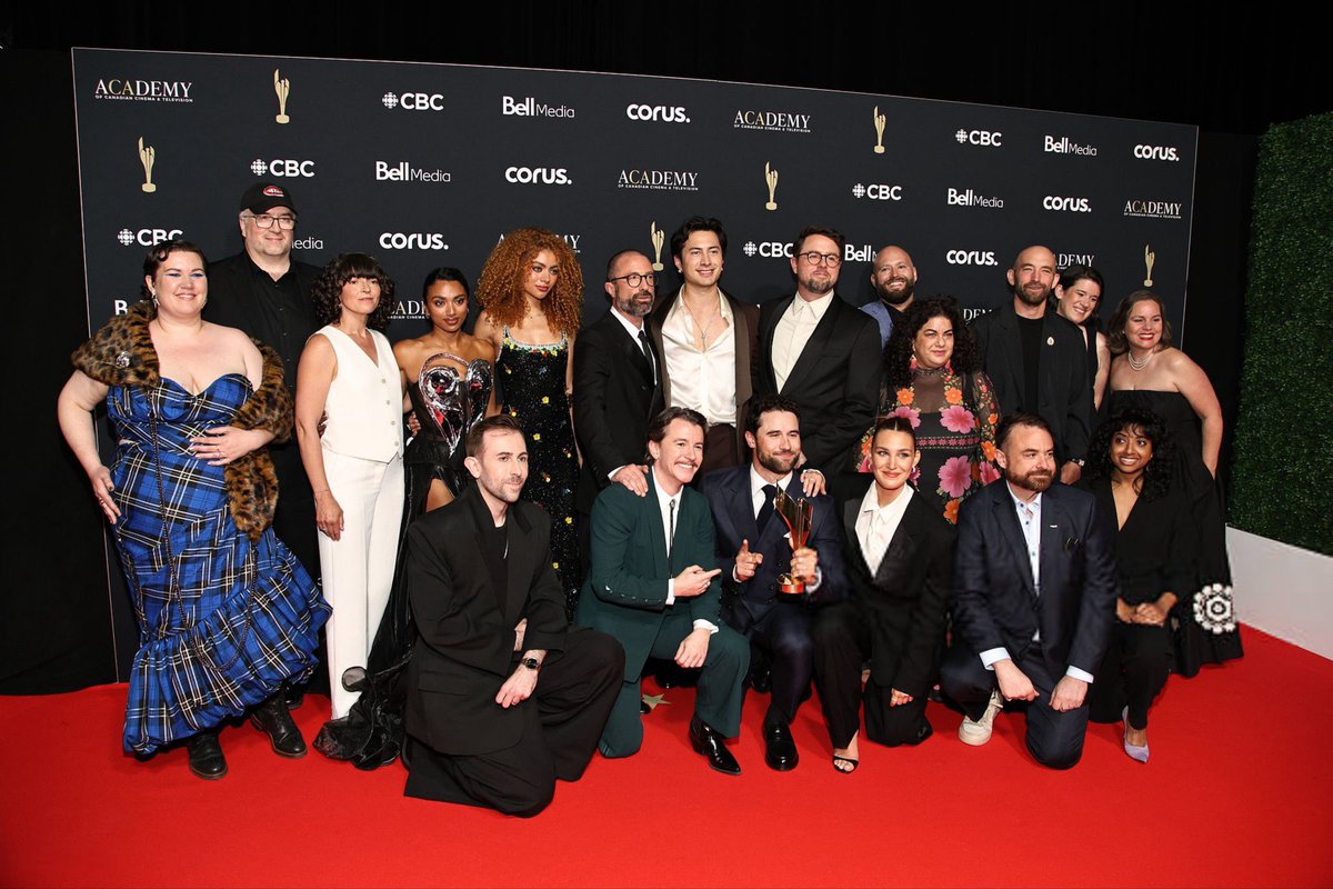hudsonwupdates's tweet photo. Hudson Williams with the cast and crew of “Heated Rivalry” posing with their award for “Best Drama Series” at the Canadian Screen Awards!

(via Getty Images) https://t.co/KuxPfnFGcI