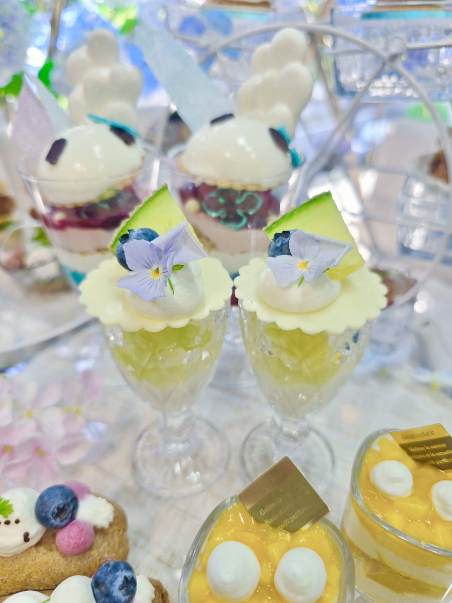 hcbrunch's tweet photo. 💍🫧🪽💍🫧🪽💍🫧🪽💍🫧🪽

＼オートクチュールブランチ／
🩵紫陽花×シマエナガAfternoon Tea 🩵

こんなに可愛いアフヌン見たことないっ🩵
青色担さんはこの機会にぜひ☺️🫶

🪽期間：4月24日〜6月22日

💍🫧🪽💍🫧🪽💍🫧🪽💍🫧🪽 https://t.co/623v6zmNed