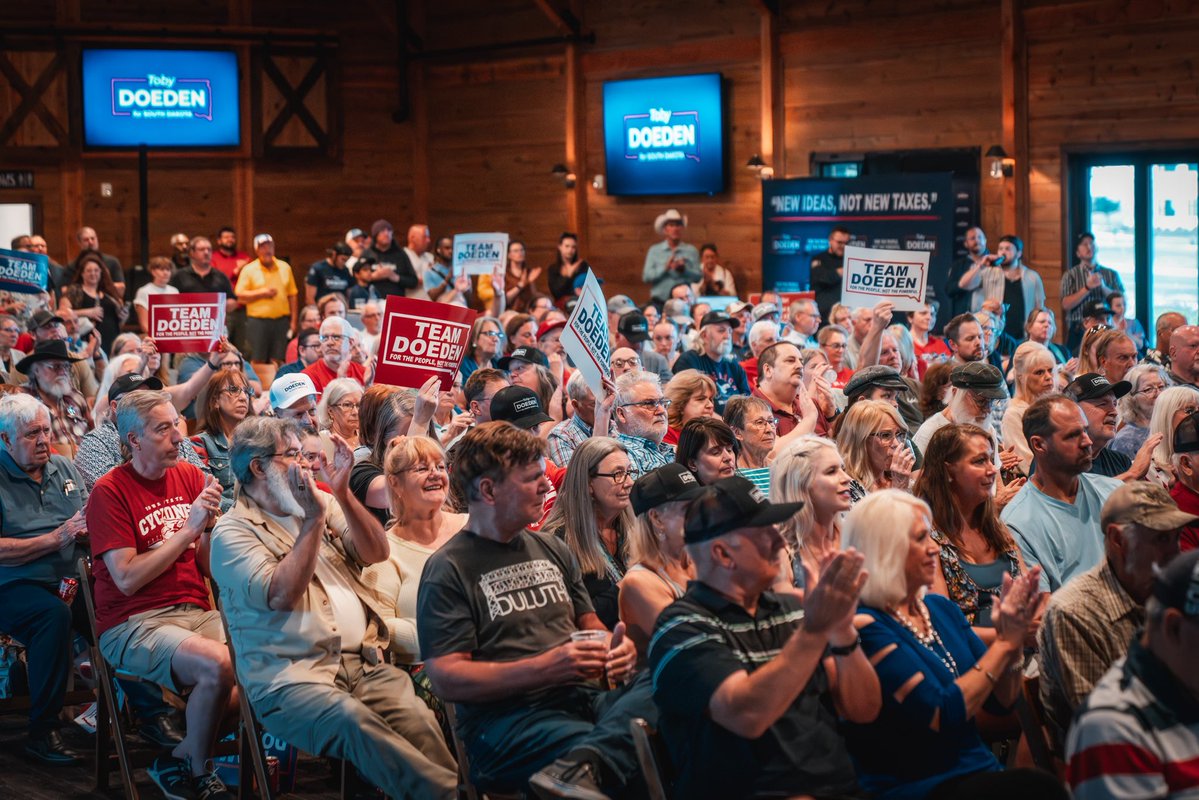 TobyForSD's tweet photo. -Affordability-Safety-Economy-Education- 

The momentum of this campaign is unmatched. I am fighting for you, your family, and your future. 

We are working every hour to turnout votes and close this out on Tuesday.

I promise, I will never back down. I will never give up. 

Thank you for putting your trust in me. 

-Toby