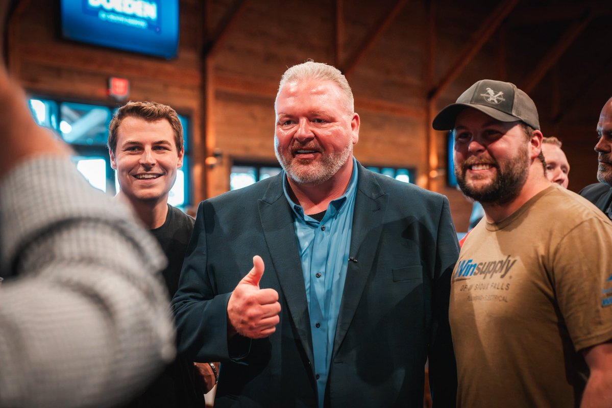 TobyForSD's tweet photo. -Affordability-Safety-Economy-Education- 

The momentum of this campaign is unmatched. I am fighting for you, your family, and your future. 

We are working every hour to turnout votes and close this out on Tuesday.

I promise, I will never back down. I will never give up. 

Thank you for putting your trust in me. 

-Toby
