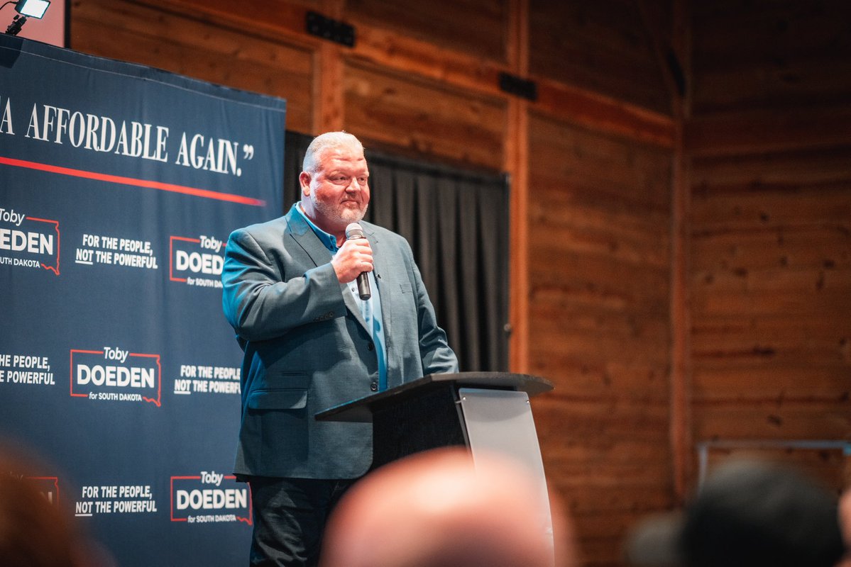 TobyForSD's tweet photo. -Affordability-Safety-Economy-Education- 

The momentum of this campaign is unmatched. I am fighting for you, your family, and your future. 

We are working every hour to turnout votes and close this out on Tuesday.

I promise, I will never back down. I will never give up. 

Thank you for putting your trust in me. 

-Toby