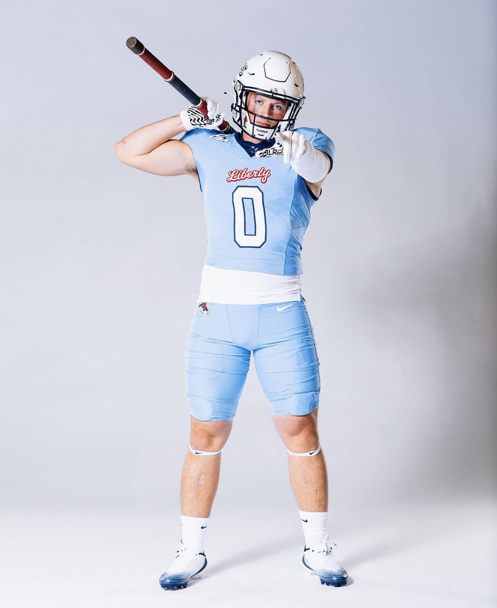 CSmithMedia's tweet photo. Cannon County (TN) ‘27 EDGE Zeke Walkup on his OV to @LibertyFootball.

He’s the No. 49 overall player and No. 6 edge rusher in Tennessee for his class. https://t.co/WnYIaF4sfA