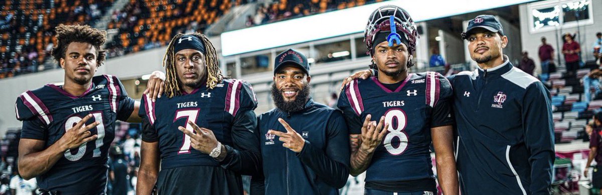 DamariWoodson1's tweet photo. After a great camp and conversation with @CoachHaney_ I am blessed to receive an offer from TSU @ThaBallCoach @CoachO_JYD @tajakaha https://t.co/HeSJrNXJ03