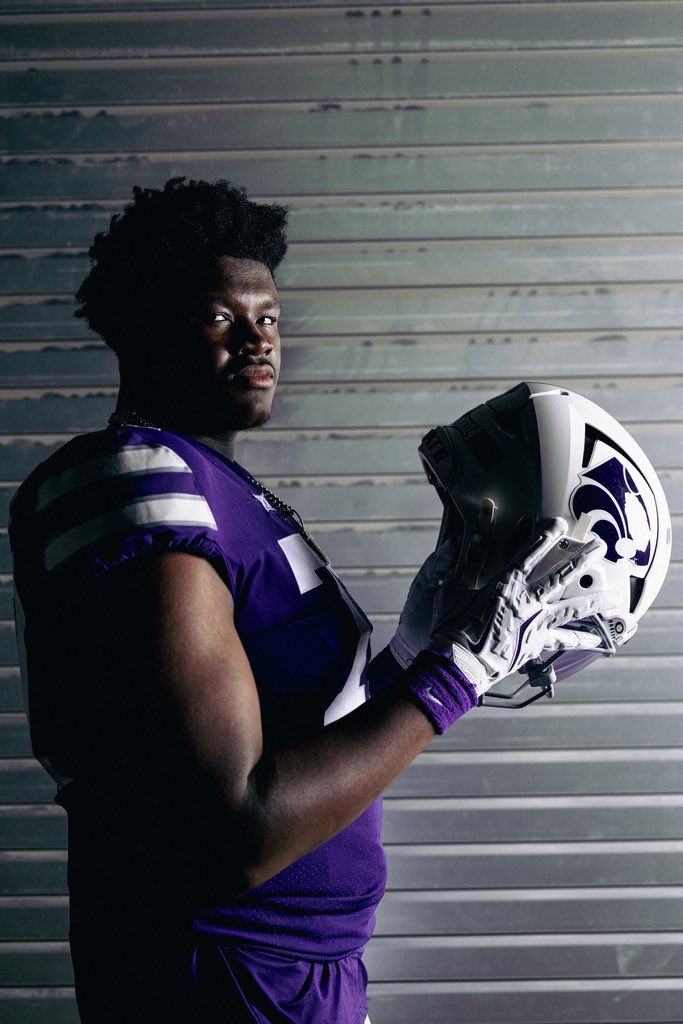 aray2027's tweet photo. Thank you to the entire @KStateFB program for an unforgettable official visit! The culture, relationships, and support shown to me and my family meant a lot. Grateful for the opportunity to experience what Manhattan is all about. #EMAW 

@hjacobs67 @CoachM_Schmidt @CK_KleinCollin @KStateRecruits