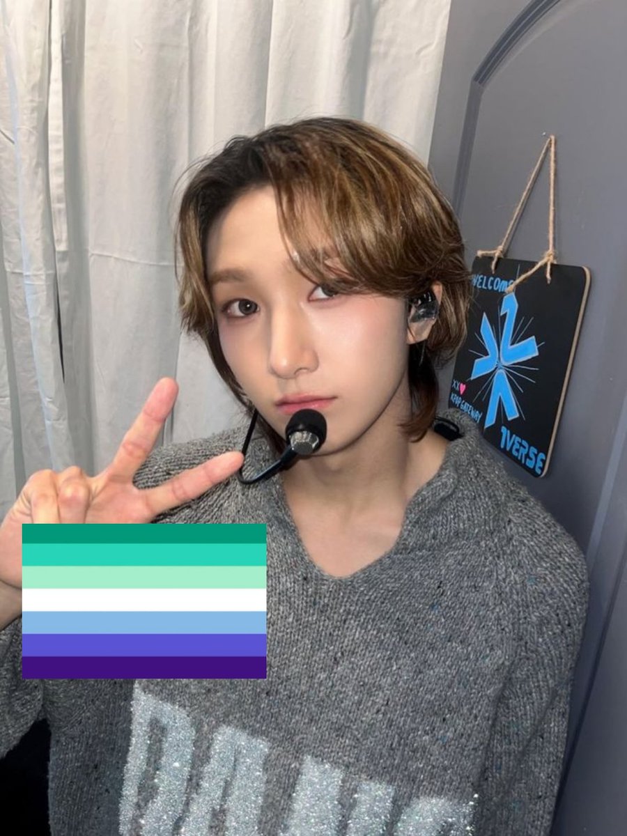5rzeU's tweet photo. HYUK of 1VERSE states that he didn't know his fellow member, KENNY, was gay. 

"I thought he was American." He comments. https://t.co/CnvKHcsk8l