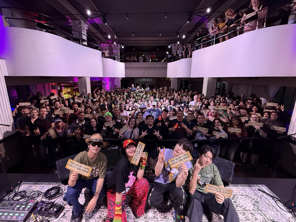 CRTK_official's tweet photo. ChRocktikal (크록티칼) The 1st World Tour [CRTK : The Beginning] in HOUSTON 📸

#ChRocktikal #CRTK #크록티칼
#CRTK_WorldTour #CRTK_The_Beginning https://t.co/sZROKD0Z1D