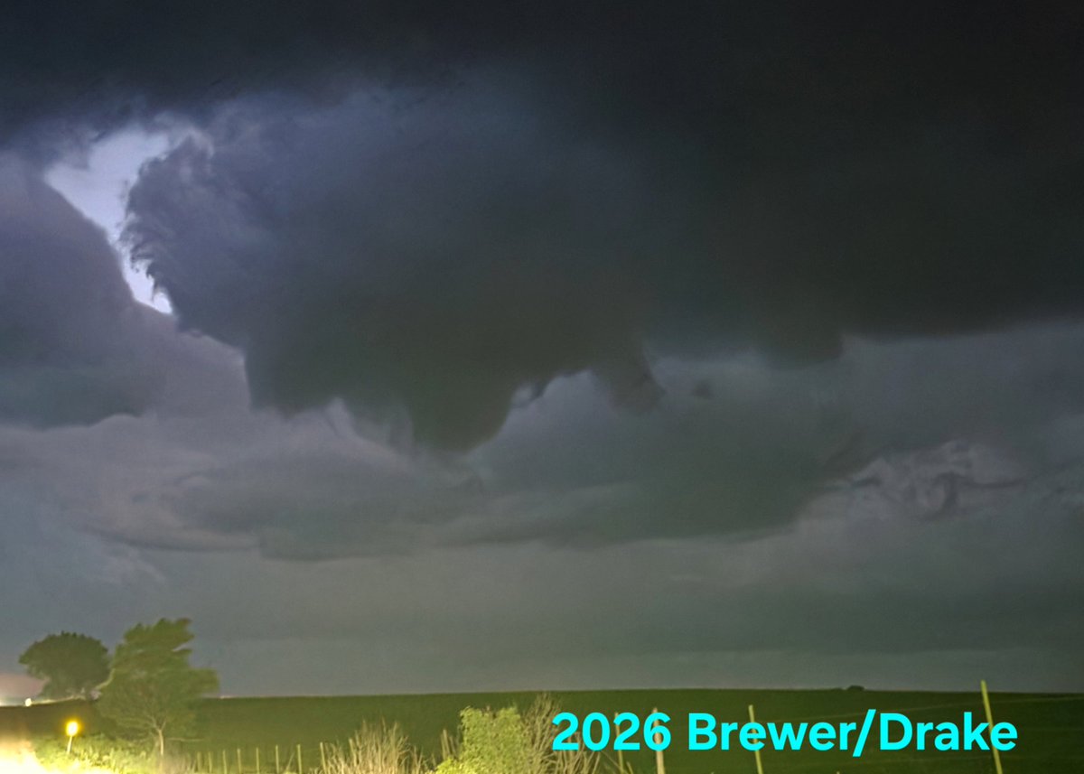 SimonStormRider's tweet photo. @JustonStrmRider and I watched a Cone tornado rope-out northwest of Madison, Kansas around 9:40 pm CDT on May 31, 2026 https://t.co/Y7SNCLJCvx