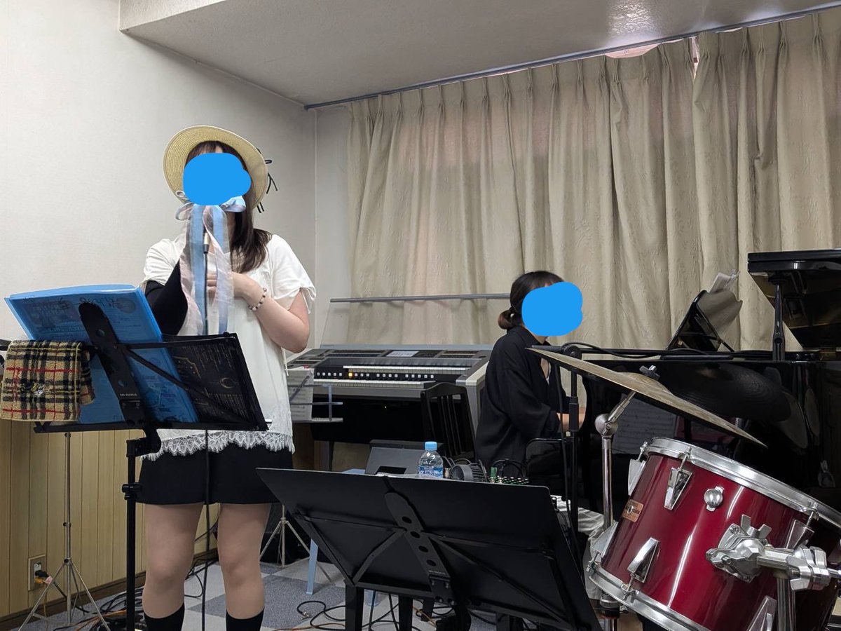 emmarest11's tweet photo. ライブ完走〜🎤🎹

楽しかったね♪ https://t.co/fhjkaCKu2v