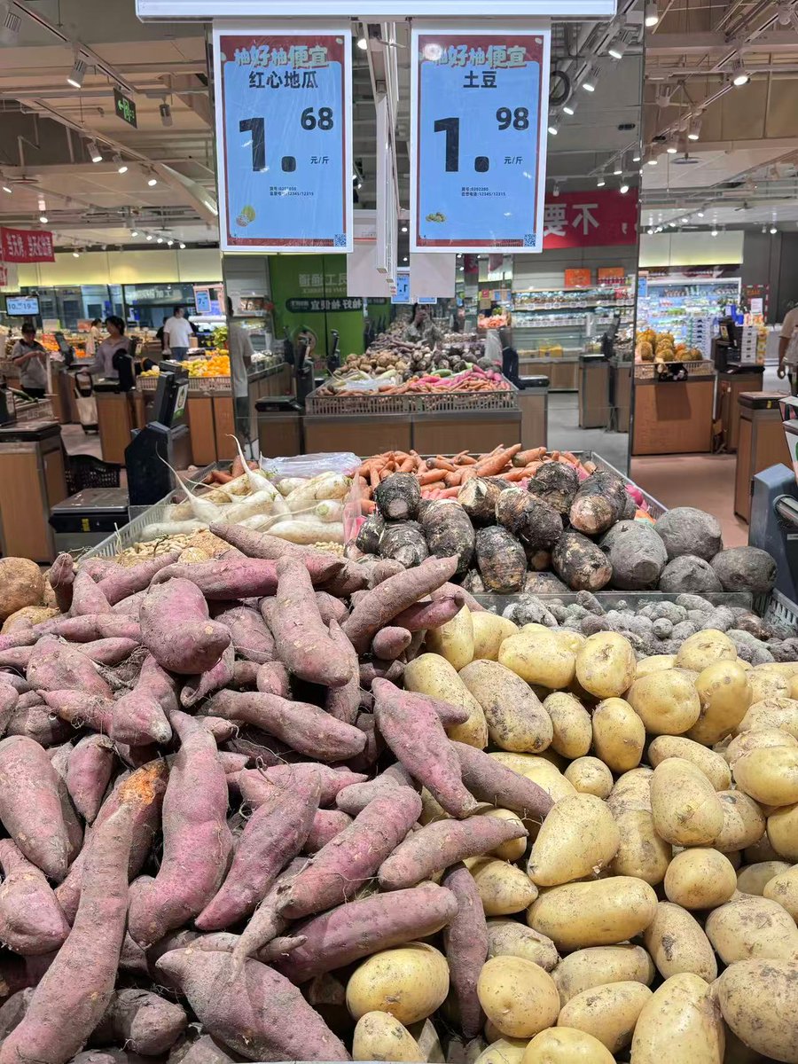 StraitHeraldFr's tweet photo. Qu'en pensez-vous des prix actuels des fruits et légumes à Xiamen ? #price https://t.co/nEEWS9WXb2