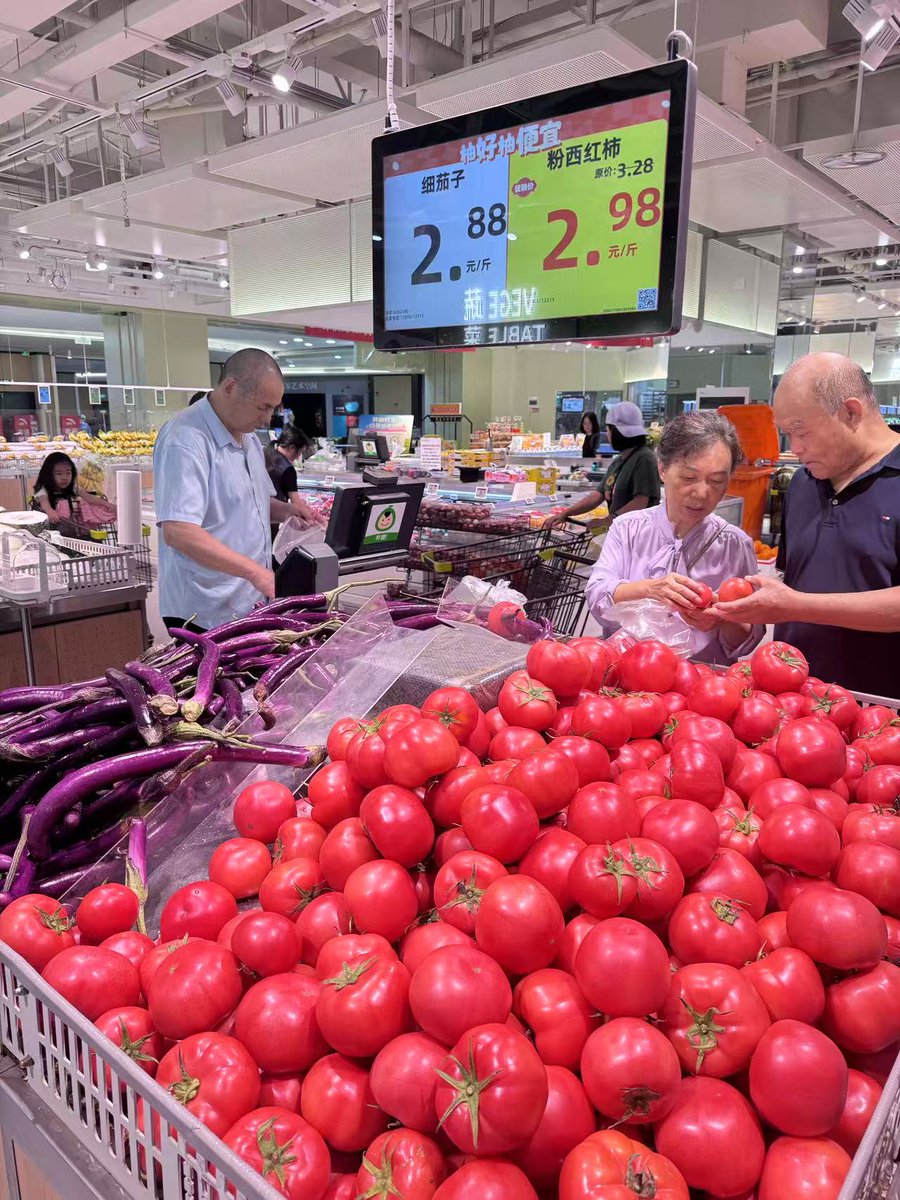 StraitHeraldFr's tweet photo. Qu'en pensez-vous des prix actuels des fruits et légumes à Xiamen ? #price https://t.co/nEEWS9WXb2