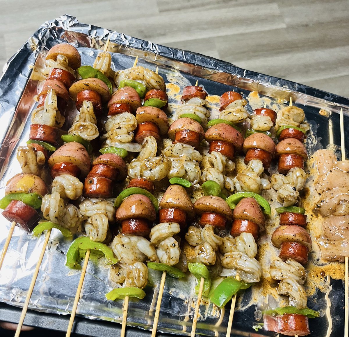 DaGoat404's tweet photo. JERK SHRIMP 🍤 AND SAUSAGE KABOBS‼️😤…. Late Sunday grill night‼️…. U want it to taste good MAKE IT YOURSELF‼️😷 #goodfoodathome https://t.co/9U8b9hNNGM