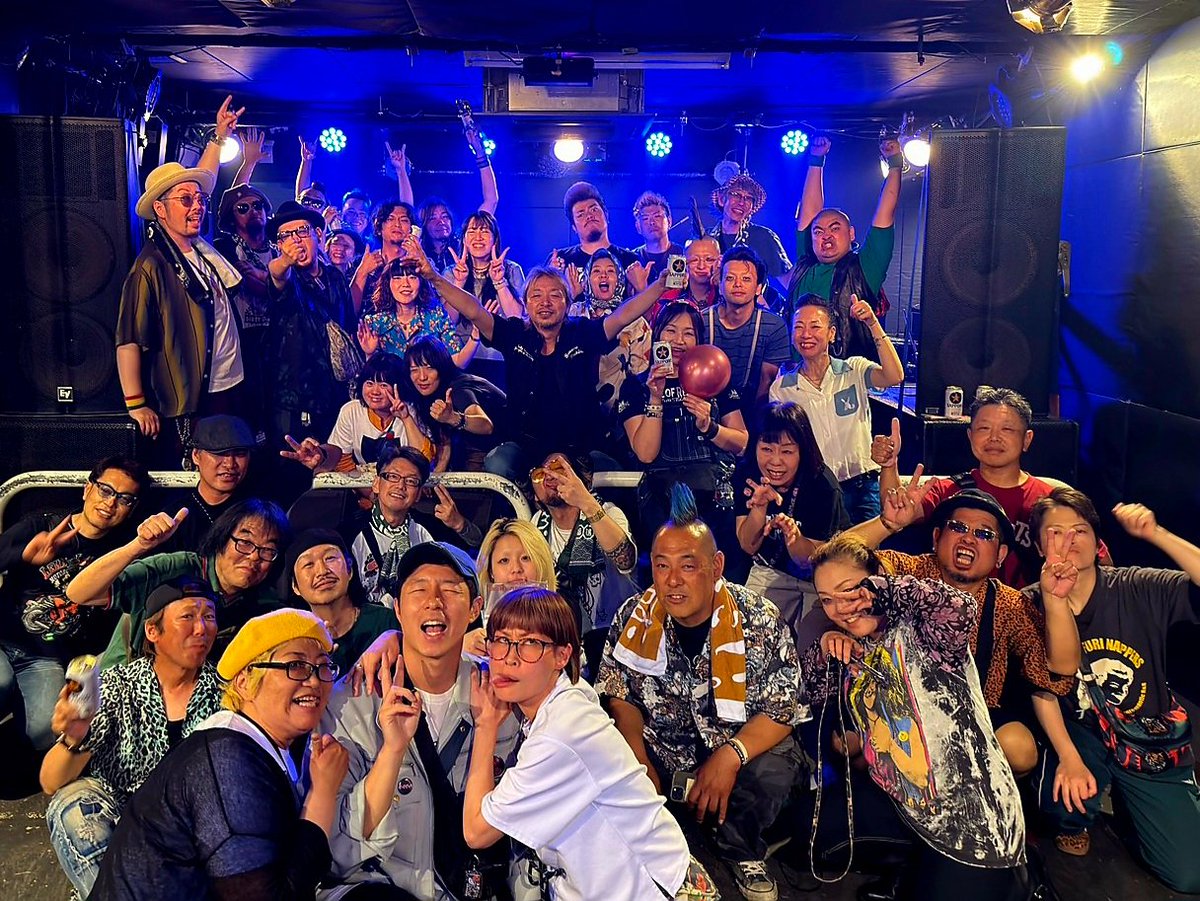 ishikoro44's tweet photo. 2026.5.30 (土)
『You're the best !!』
@ 名古屋 UNLIMITS 大須

出演者、会場スタッフ、ご来場の皆様、ありがとうございました☆
今回も間違いなく誰もが最高👍でした✨
そして岐阜から14歳の少女が一人で来て楽しんでくれてた姿、その子に優しく接する周囲の大人たちの姿が眩しくもあり素敵でした✨ https://t.co/dmez6k3XdA