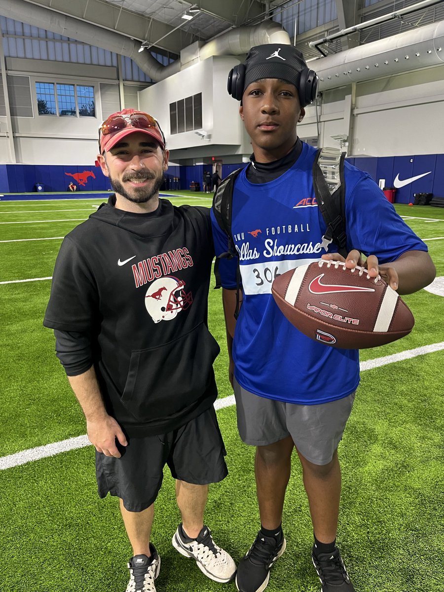 ck_135's tweet photo. Great camp today at SMU!!

@lucaselees @CoachParis_ @CoachGreen112 @Coach_Haske21 https://t.co/GH8YeoObJD