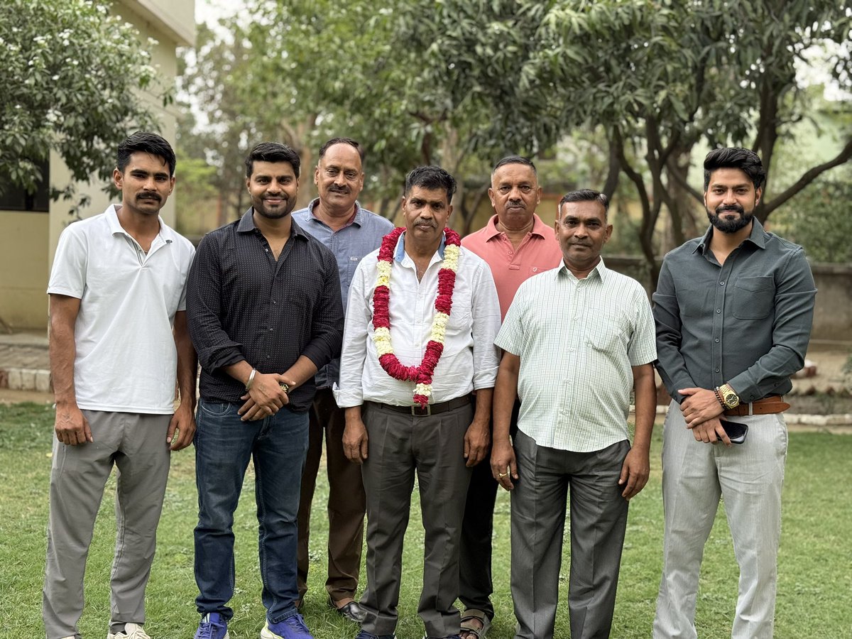 co44pacup's tweet photo. 31.05.2026 को सेनानायक महोदय श्री राजेश कुमार (आईपीएस) के निर्देशानुसार एवं सहायक सेनानायक श्रीमती अंजू सिंह की गरिमामयी उपस्थिति में सेवानिवृत्ति सम्मान समारोह का आयोजन किया गया।
सेवानिवृत्त होने वाले कार्मिकों का विवरण निम्नवत्
1.पीसीश्री रघुवीर यादव
2श्री प्रेम सिंह https://t.co/FHNOeidcEx