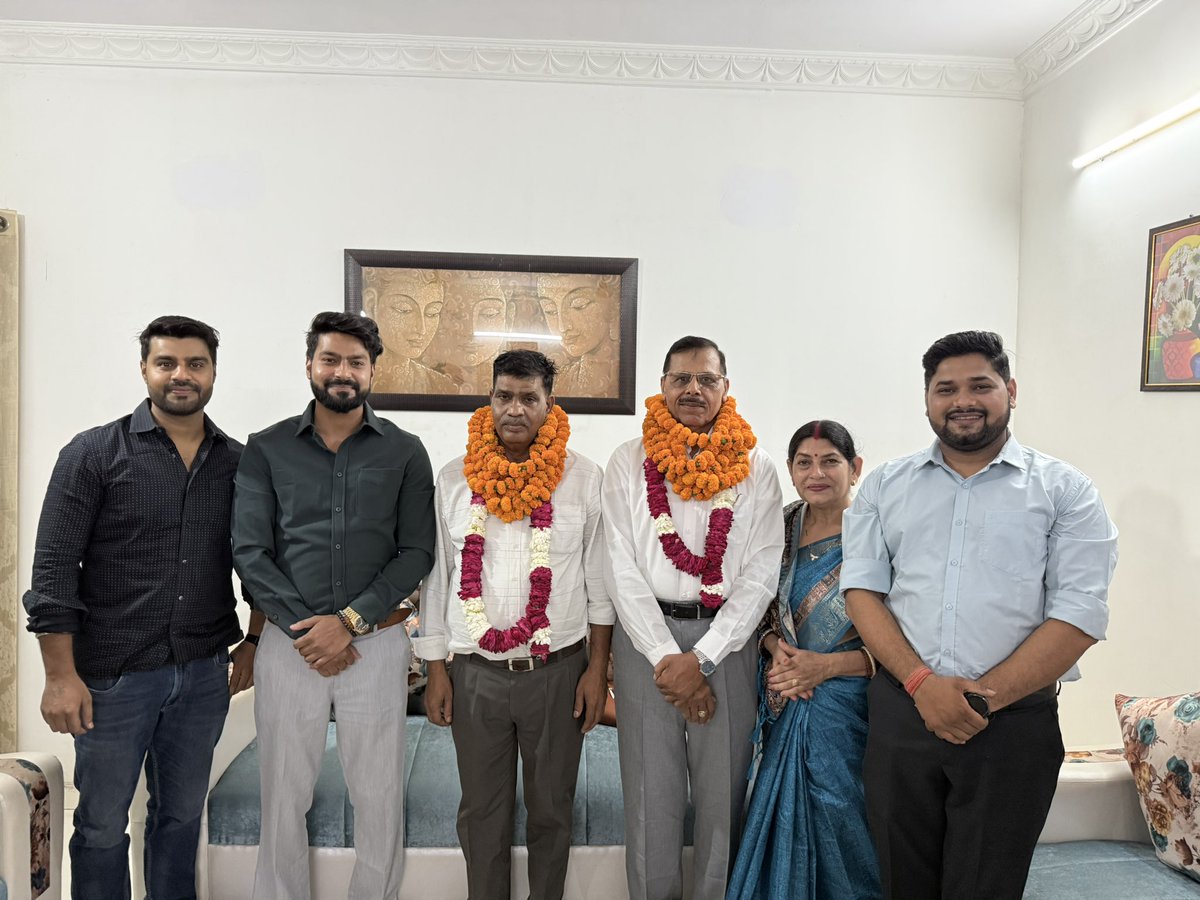co44pacup's tweet photo. 31.05.2026 को सेनानायक महोदय श्री राजेश कुमार (आईपीएस) के निर्देशानुसार एवं सहायक सेनानायक श्रीमती अंजू सिंह की गरिमामयी उपस्थिति में सेवानिवृत्ति सम्मान समारोह का आयोजन किया गया।
सेवानिवृत्त होने वाले कार्मिकों का विवरण निम्नवत्
1.पीसीश्री रघुवीर यादव
2श्री प्रेम सिंह https://t.co/FHNOeidcEx