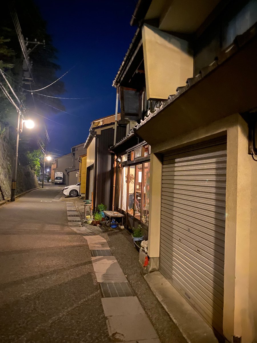 aokidnaosuke's tweet photo. 原っぱ運動会2026inしいのき緑地(金沢)。
地べた音楽祭なみに大変な1日。陽射しの中での出演者、スタッフに拍手、来てくれた方たちに感謝。
中々に見たことのない街に広がるようなカオスさも持ったミックスなイベントだったのでは。
他の街であるのだろうか？
楽しかった！ https://t.co/OhYihsIkkr