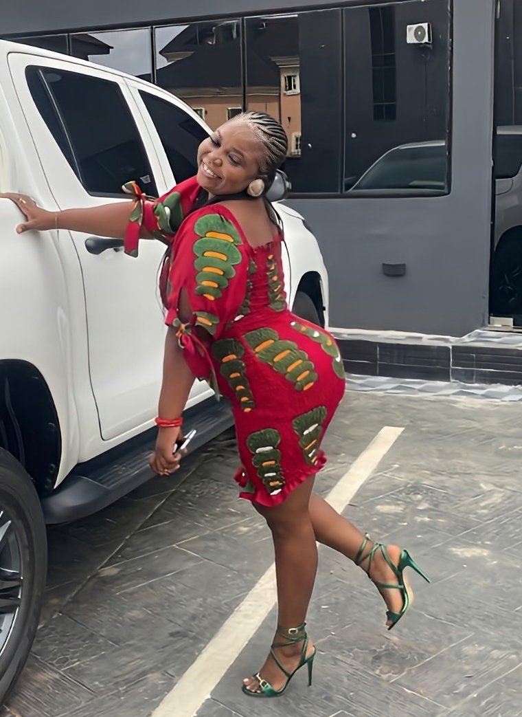 full____option's tweet photo. Because it's a new month ♥️
Happy new month tweet hearts
Welcome to June 
May June be nice 
Amen 🙏 😍 https://t.co/OVSADfEkVG