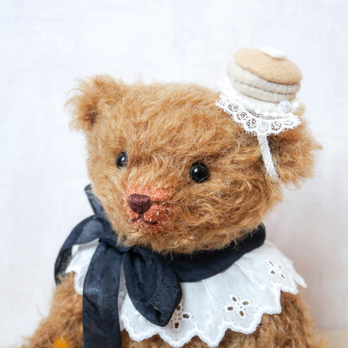 tomoriii_bear's tweet photo. ⌇ 委託販売のお知らせ

6月から、三軒茶屋LUPOPO cafe&amp;galleryさま���て委託販売をさせていただきます。

テディベア2体とねこさん、
粘土ブローチ・マグネットを納品します。

お店にお立ち寄りの際は、
ぜひご覧いただけましたら嬉しいです！
どうぞよろしくお願いいたします🫖🌿

@Lupopo_cafe https://t.co/Sm47yKJAq8