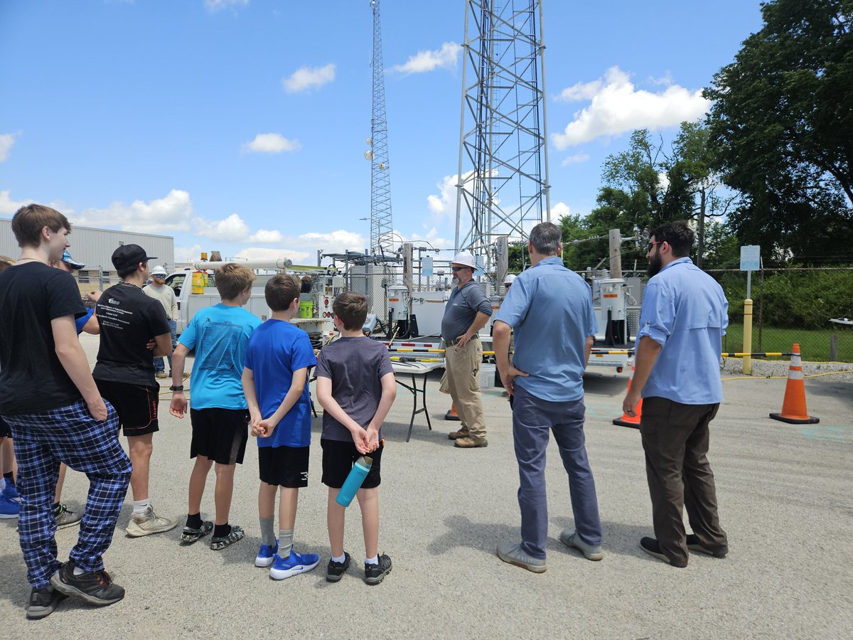BronesHuber's tweet photo. Southern Indiana scouts learned about electrical safety at a live line demonstration by our @DukeEnergy crews. Thanks to one of our engineering techs who volunteers as an assistant scoutmaster. He and another crew member participating in the demo are both Eagle Scouts. https://t.co/rGN3BmZvO9