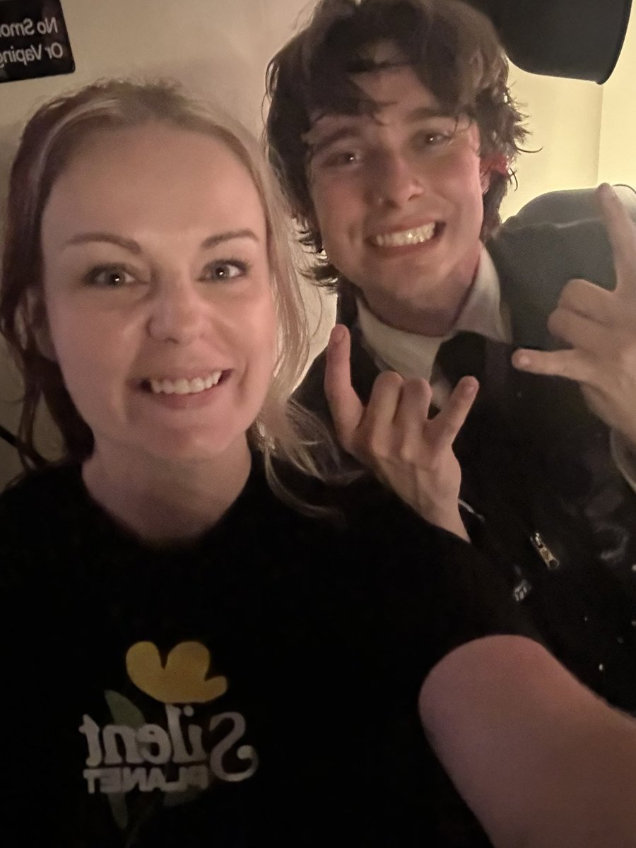 ashmac39's tweet photo. 3rd time seeing @colorblindtx and keeping up with the picture tradition ♥️

Love love love this band yall https://t.co/vBnfzjdJeL