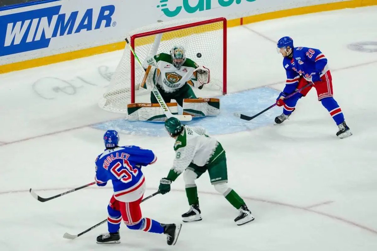 scottcwheeler's tweet photo. My story from the Memorial Cup final:
- The numbers behind Kitchener’s incredible season
- On Ahokas and McKenzie 
- Update on Humphreys’ foot
- History, still, for Everett

For @TheAthleticNHL:
https://t.co/t9QwSOFnPd https://t.co/5mHzBKKs8d