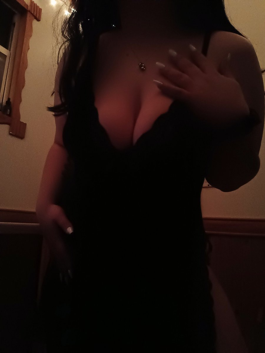 Wickedbabe66's tweet photo. Did I distract you 💋 https://t.co/uQ7oBPd15D