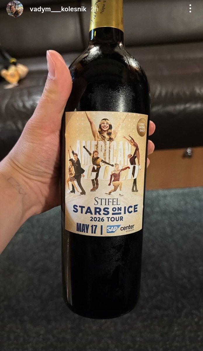 annie22o's tweet photo. Final #StarsOnIce show celebration? 😭
But what do you mean Vadym has Emi's initials on his wrist 🥹🤧 https://t.co/gX2cNuIXod