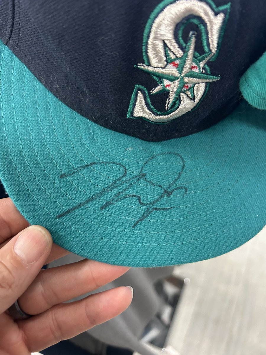 bthawks's tweet photo. @NixtoWitt @Ob1JohnKenob1 How about a Trout autographed Mariners hat!!! 🤷🏻‍♂️ https://t.co/DQ5CsQyjHl