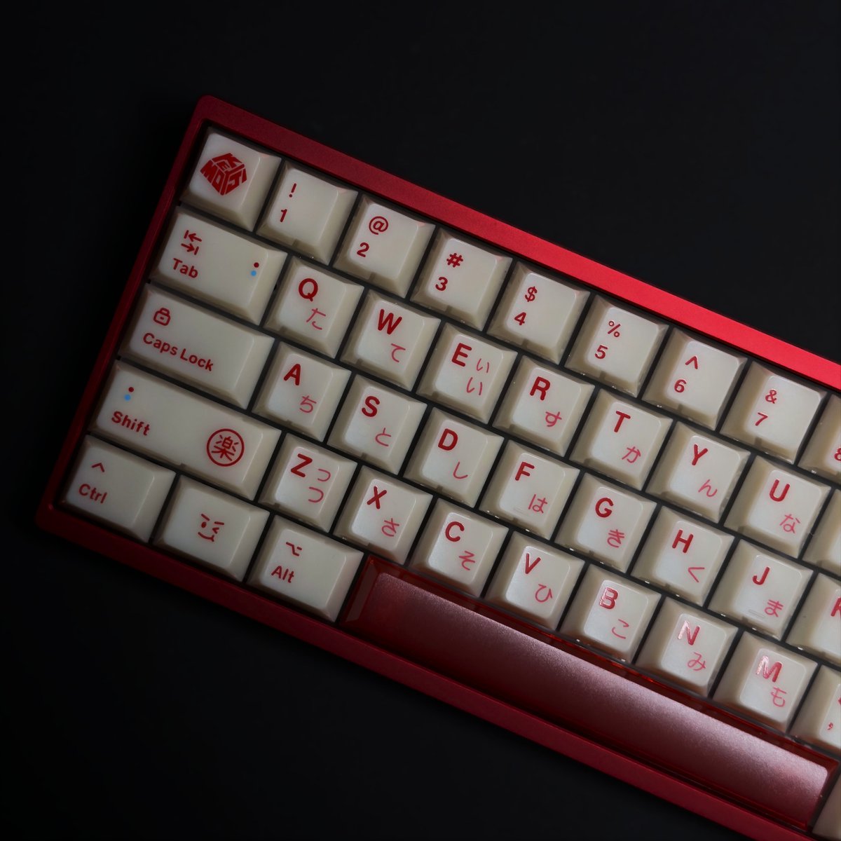 SingularBun's tweet photo. It is Christmas in June! 🎁

KEYMOJISTUDIO, AddiceInc, Luminkey, and I have teamed up to give back to the community all month long!

To kick things off, we're giving away a Luminkey65 paired with the Cheers! 乾杯 Keycap Set. 🍻

Giveaway ends in 1 week.

🌎Worldwide entries welcome (excluding Russia, Ukraine, the Middle East, and Brazil due to shipping restrictions).

How to Enter:

- Follow: @Singularbun, @AddiceInc, @Luminkey, and @KEYMOJISTUDIO✅
- Like & Retweet 🩶
- Comment your favorite beverage for the Summer!🥤

Good luck, Everyone! ✨

The winner will be selected after the giveaway period ends and contacted via DM.