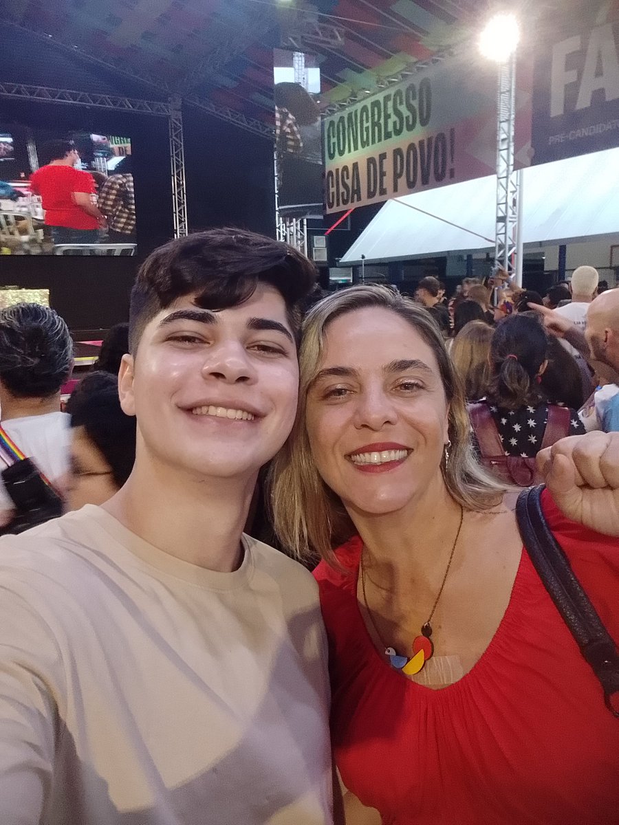 caioigor_ofc's tweet photo. E hoje fui ao lançamento da pré-candidatura de @fabiofelixdf a DEPUTADO FEDERAL.

Conheci @fernandapsol , @samiabomfim e @Glauber_Braga .

E tivemos mensagens de apoio de @ErikakHilton e @jonesmanoel_PE https://t.co/X4OuswdpQA