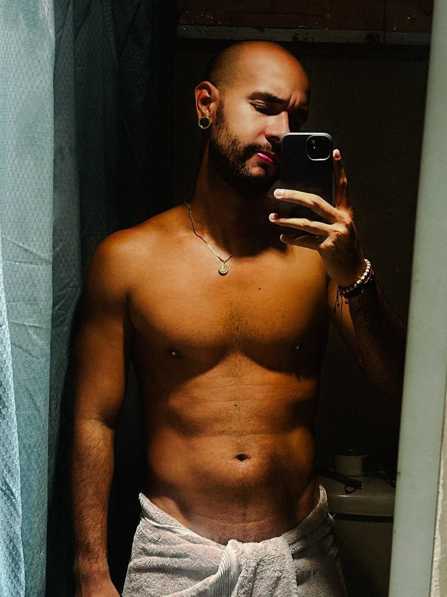 rawist7's tweet photo. Feliz noche, mañana será un gran día ✌🏽 https://t.co/aqIgbkjVmn