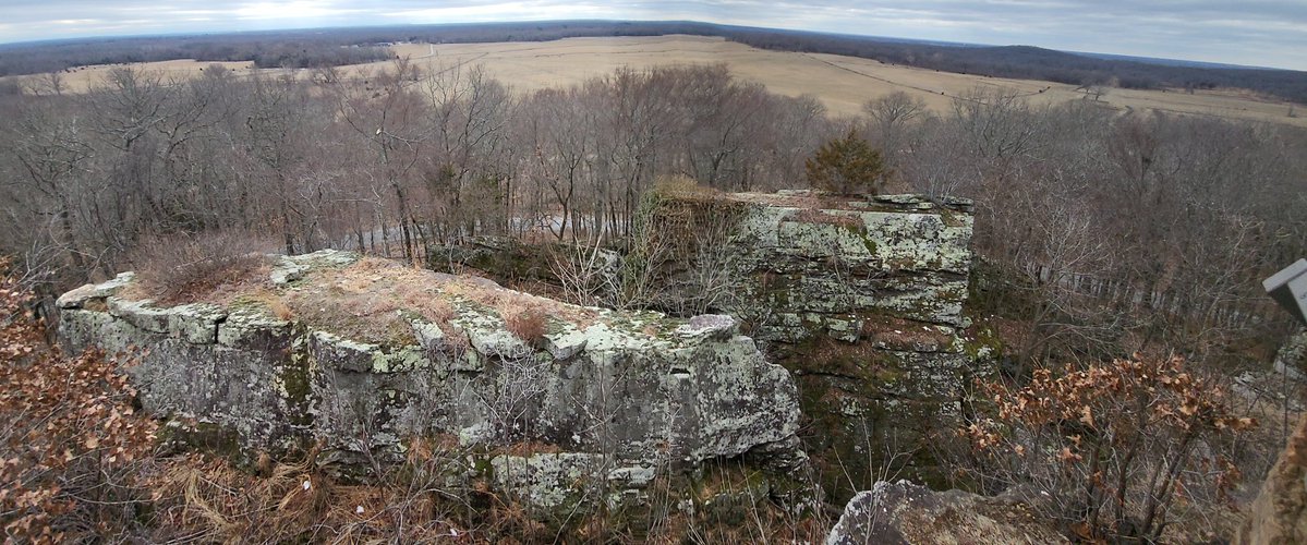 canedeeman's tweet photo. Say something nice about a neighboring state.

If I had to move from Oklahoma, it would be to NW Arkansas.  It's absolutely beautiful. https://t.co/eLXEq5ybWH