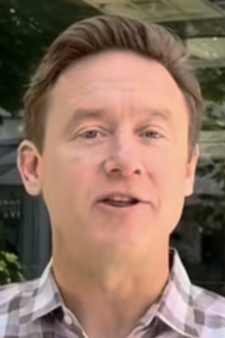 Cheeseus84's tweet photo. @KyleClark Yet this guy can lie with impunity including by saying he solved homelessness more than anyone in the history of the world, while we raise funds for the gazebo that burned down at City Park bc we don't want to admit who actually did it and have no money bc we spend it all on NGOs https://t.co/4COLe1b8CD