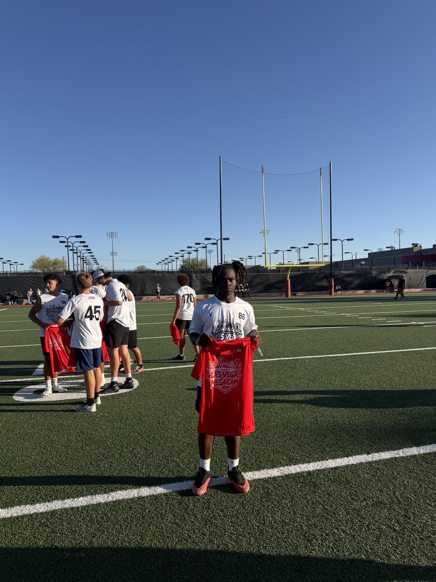 leonxpayton's tweet photo. Blessed to be named an MVP at the @lvmegacamp this evening!! Had a great camp experience and was really able to learn some great things!! @Coach_fares @CoachNast @CoachP_84 @BrandonHuffman @randy_knows @k2mden @IoaneNoQuestion @Da_DREAM47 @JacksonMoore247 https://t.co/x3Tsv3Do91