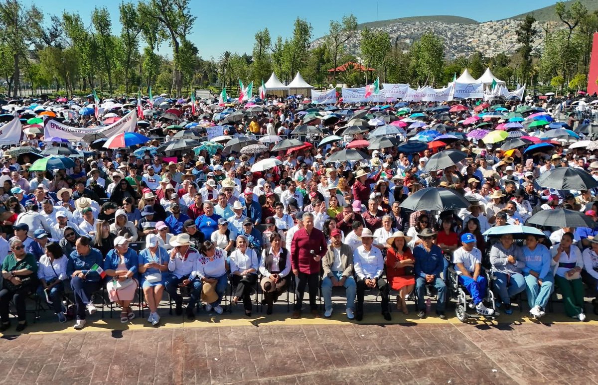 ssimey's tweet photo. Hace dos años, el pueblo de México hizo historia al elegir como presidenta a la Dra. @claudiashein, abriendo el segundo piso de la Cuarta Transformación.  Desde entonces se sigue gobernando con el pueblo al centro, con justicia social y cercanía real. https://t.co/HAtTHjaqXv