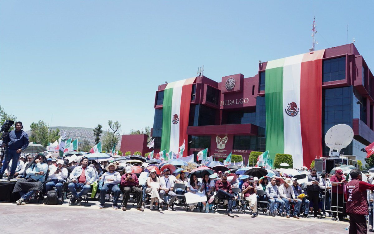 ssimey's tweet photo. Hace dos años, el pueblo de México hizo historia al elegir como presidenta a la Dra. @claudiashein, abriendo el segundo piso de la Cuarta Transformación.  Desde entonces se sigue gobernando con el pueblo al centro, con justicia social y cercanía real. https://t.co/HAtTHjaqXv