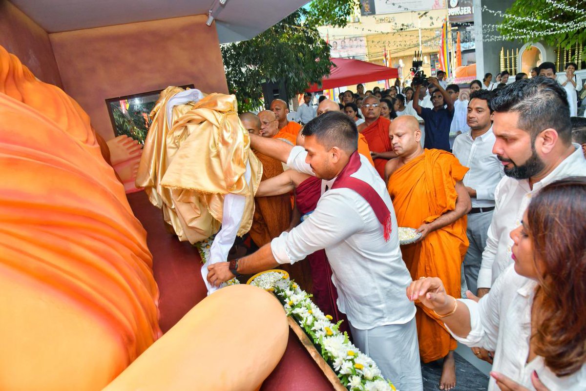 RajapaksaNamal's tweet photo. Participated in the meritorious ceremony held at Nugegoda Siri Dhammarama Maha Viharaya, commemorating the unveiling of the newly constructed Samadhi Buddha Statue and Parinirvana Buddha Statue, as well as the placement of the sacred casket for the 7th Annual Sambudu Themangul Vesak Perahera.