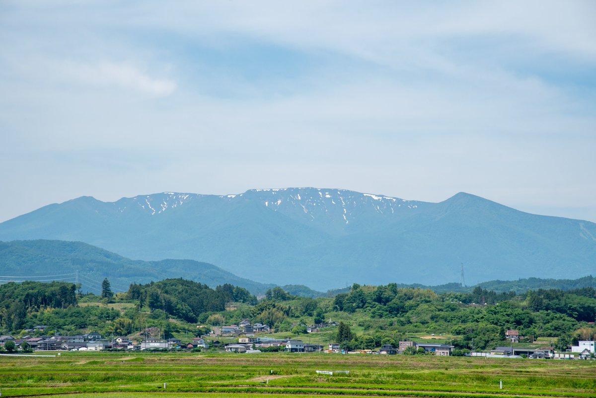 ZAOSAMAJA's tweet photo. 【ざおうさまのおさんぽ】
円田盆地に来てみたぞい🚶‍♂️
田んぼに逆さ蔵王が現れるのじゃぞ👀
青麻山も見事じゃ✨

▼場所はこちら
https://t.co/vLdaa2eWSA https://t.co/QtDDFYiGyr