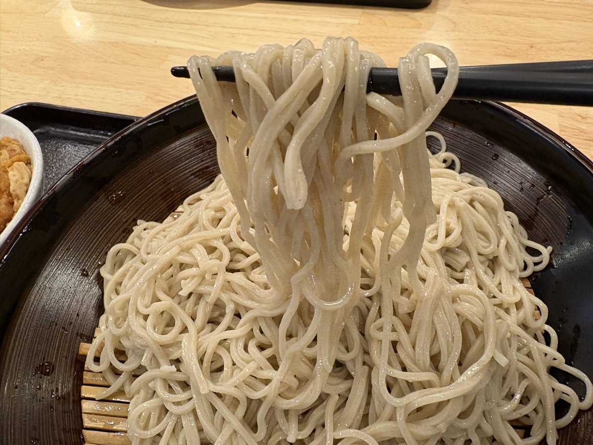 124sp's tweet photo. 本日のランチ
南柏　生そばあずま
カツ丼セット（おそば3玉）

3玉まで、無料は嬉しいですね！ https://t.co/RwsobWOIf1
