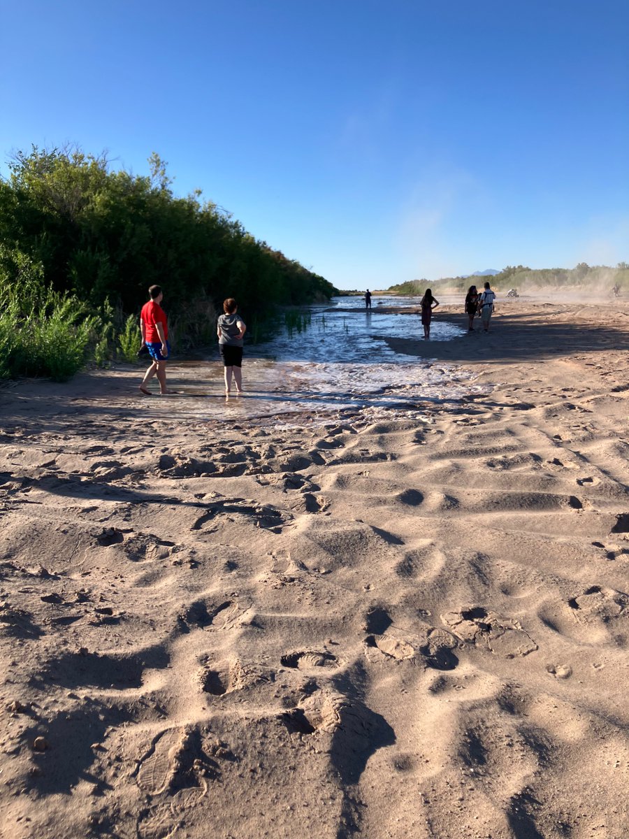 psskow's tweet photo. Water has returned to El Paso on the Rio Grande this evening, after Reclamation released water from an upstream reservoir Friday. Pure joy among people gathered at the Rio. This year we only get two months of water in the river. https://t.co/mdAygebVwi