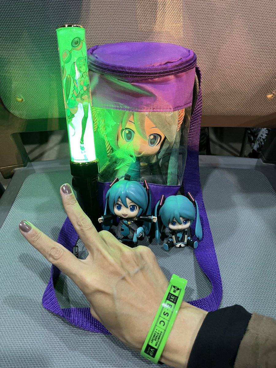 LMajinchan's tweet photo. 昨日の #AFATH26 ライブ参加しました！
#kz さんと #HoneyWorks オールスターズすごく素晴らしかった😭😭😭😭
#ミクダヨー https://t.co/iIvoEJHeST