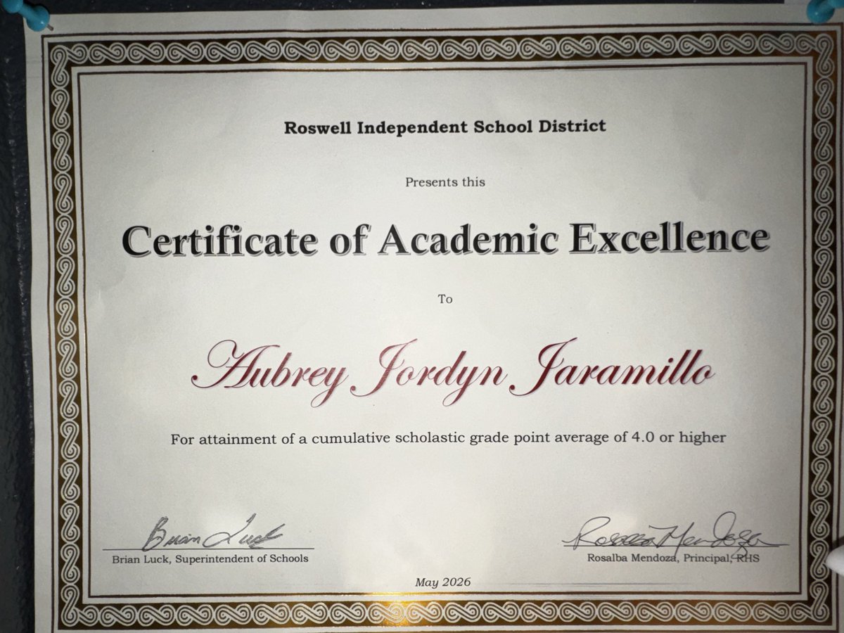 brejaramillo2's tweet photo. Been off social media for a bit, was able to put my focus towards school and grades. Ended my freshman year with a 4.0 GPA and received an award. https://t.co/RYG6FD98A6