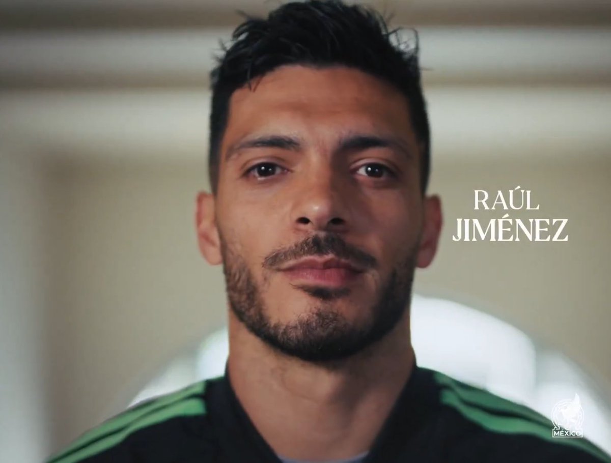 tudimebeto's tweet photo. El mensaje cuando sale Raúl Jiménez en la lista final de México:

“Aquellos que lograron regresar de donde otros no vuelven”❤️ https://t.co/sNUaEyCLzF