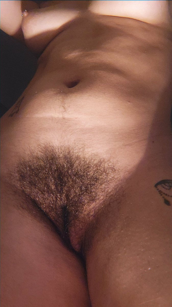 xselenxxxx's tweet photo. tales of a full grown bush 

#nsfw #nsfwtw https://t.co/bfcX34yanp
