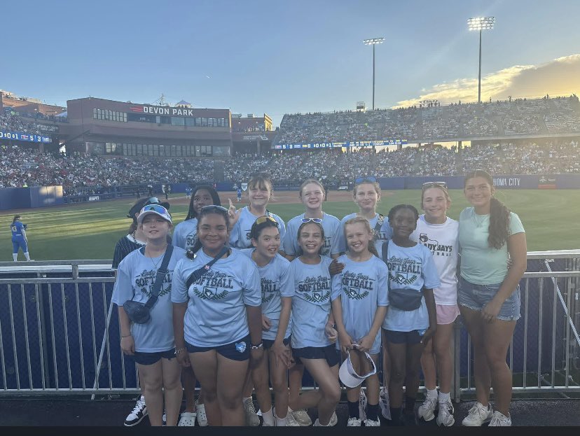 jojo21sb's tweet photo. Blessed to coach this group of ball players and be there for there first WCWS experience. 

#GirlsCan2
#CoachCan2 https://t.co/SbOLR9dkHR