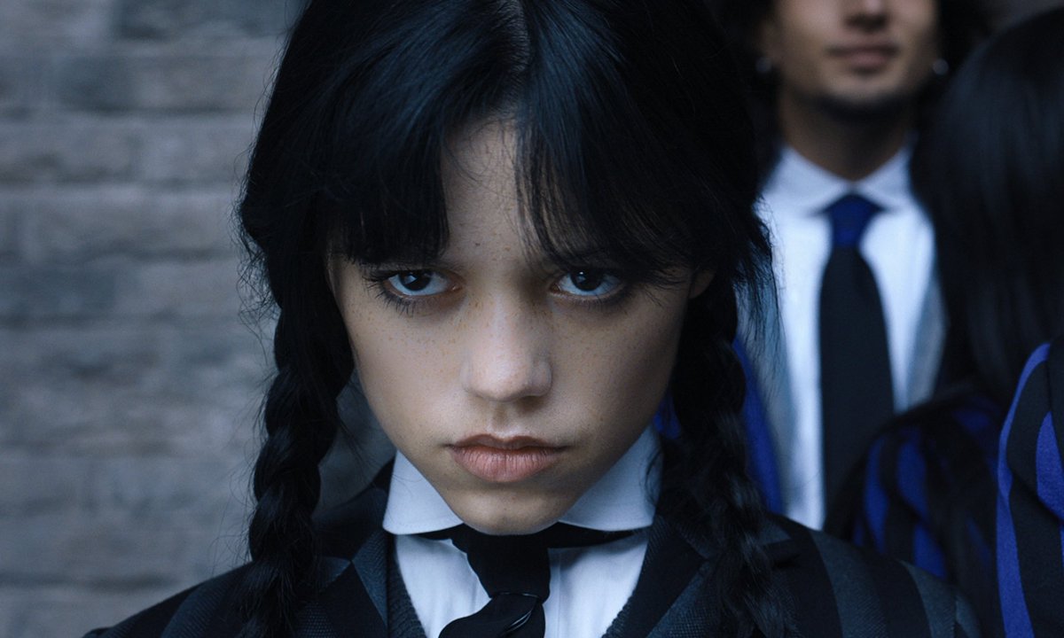 ScreenReplica's tweet photo. no words. just jenna ortega. https://t.co/HqQq529WG2