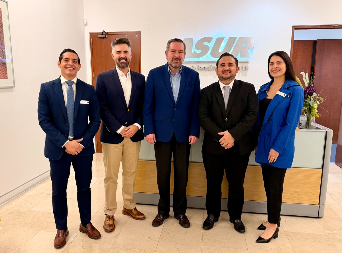JordyAbraham's tweet photo. La conectividad aérea es uno de los factores que más influyen en el crecimiento turístico y económico de cualquier destino. Como Presidente del Consejo Empresarial Turístico de Yucatán (@CeturYucatan), sostuve una reunión de trabajo con con el C.P. Adolfo Castro Rivas, Director General del Grupo Aeroportuario del Sureste (ASUR), empresa que opera algunos de los aeropuertos más importantes de #México, #Colombia y #PuertoRico, entre ellos los de #Mérida, #Cancún, #Cozumel, #Huatulco, #Oaxaca, #Veracruz, #Villahermosa y #PuertoEscondido.

ASUR desempeña un papel estratégico para #Yucatán, ya que la conectividad aérea es fundamental para atraer visitantes, inversiones y oportunidades de desarrollo para nuestro estado.

Además de la importancia de la institución que encabeza, vale la pena destacar la trayectoria de Adolfo Castro Rivas, considerado uno de los perfiles con mayor experiencia en materia aeroportuaria en México. Cuenta con más de 26 años dentro de ASUR y más de 15 años como Director General de la compañía, posición desde la cual ha contribuido al crecimiento, consolidación y posicionamiento internacional del grupo. Su conocimiento del sector y visión estratégica lo convierten, sin duda, en uno de los principales referentes de la industria aeroportuaria nacional.

Conversamos sobre los retos y oportunidades que enfrenta el turismo, la importancia de continuar fortaleciendo la conectividad aérea y las acciones que permitan mantener el crecimiento de #Yucatán como uno de los destinos más dinámicos del país.

Siempre es enriquecedor intercambiar ideas con líderes que han dedicado gran parte de su vida profesional a construir infraestructura estratégica para el desarrollo económico y turístico de México.